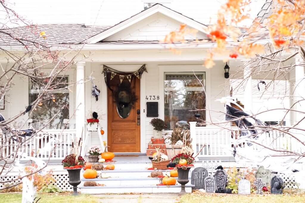 Outdoor Halloween Decor