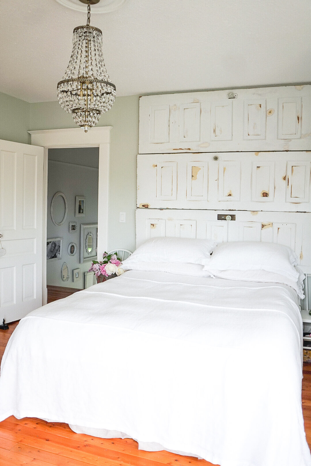 master bedroom white linen sheets