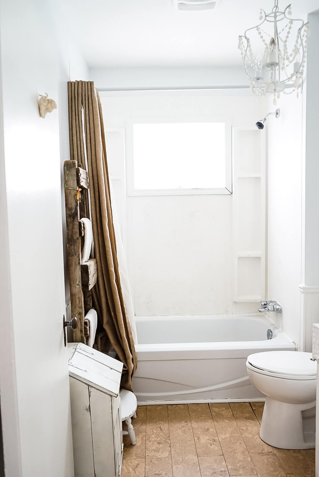 Tiny-Bathroom-Before-View