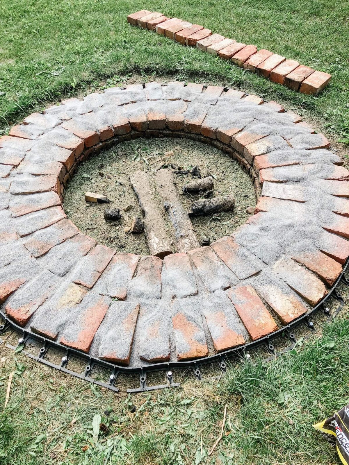 Polymeric-Sand-for-Fire-Pit Filling in the gaps with polymeric sand