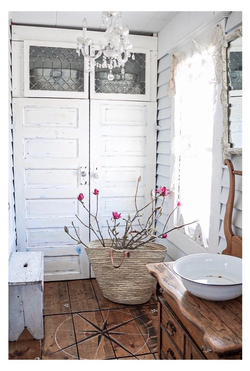 8 Shiplap Bathroom Wall Ideas & Designs