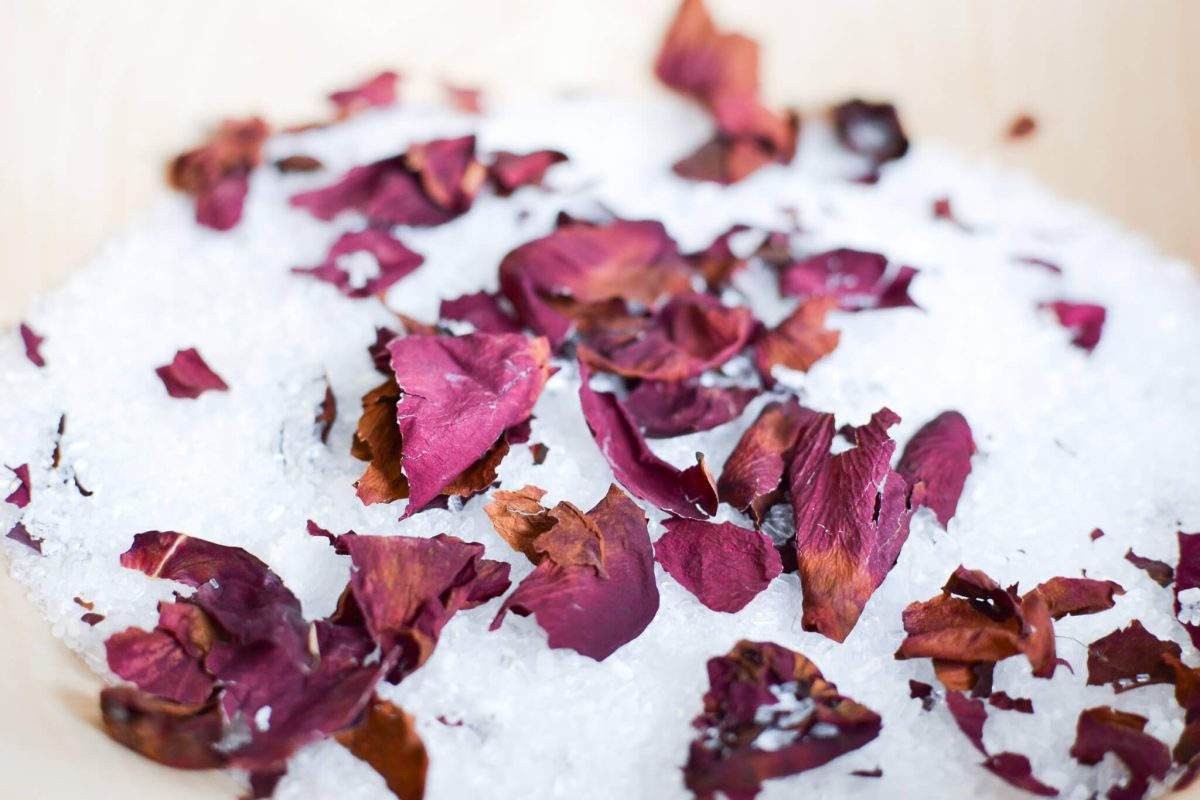 white rose petals colorful dried red rose petals/pink rose petals