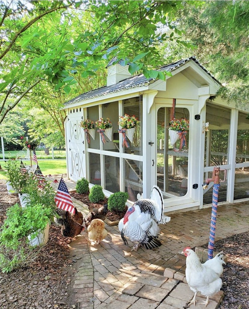 IMG_0992 Happy Days Farm Chicken Coop 4th of July decor