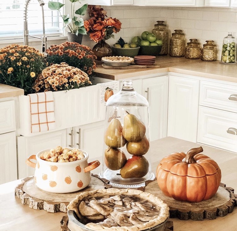 farmhouse kitchen island put a pumpkin on it