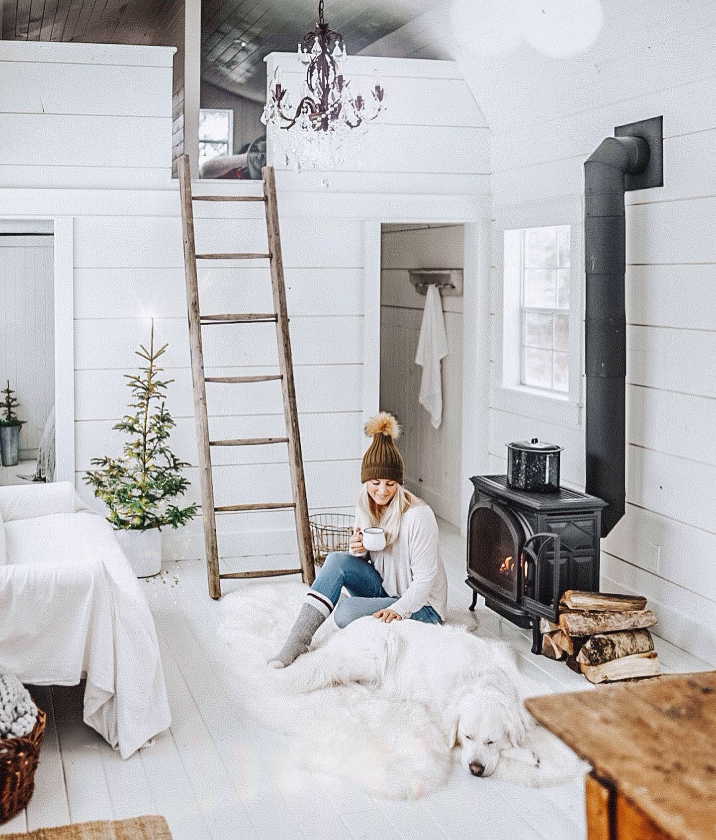 B Vintage Style Tiny House white paint colours B Vintage Style Tiny House