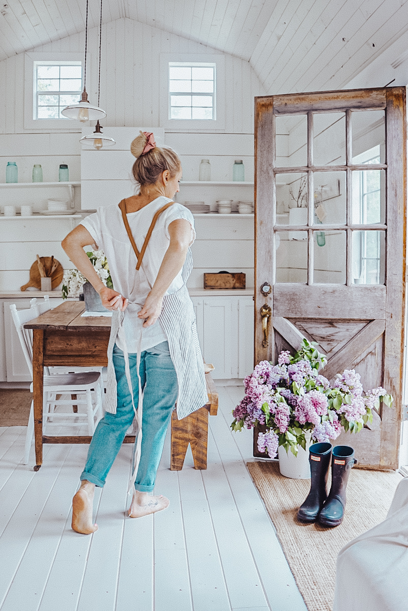 Vintage Inspired Cute Linen Apron 'Sunshine', Feminine apron - Linenbee