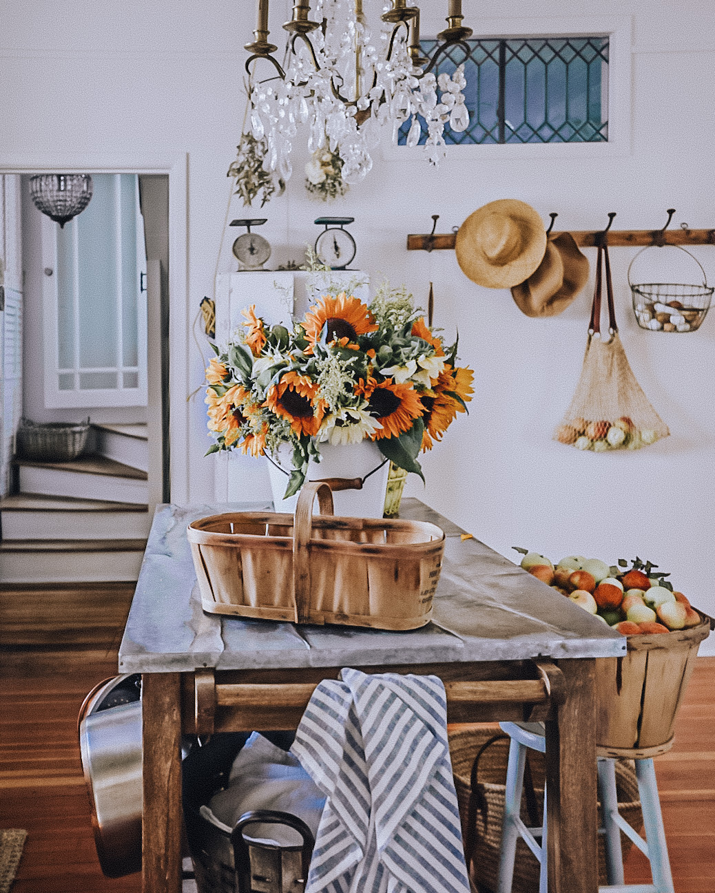 7 Tips on How to Decorate with Vintage Home Decor