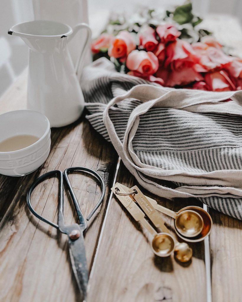 tools used for making roses last longer