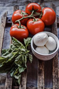 tomato mozzarella basil ingredients to make salad