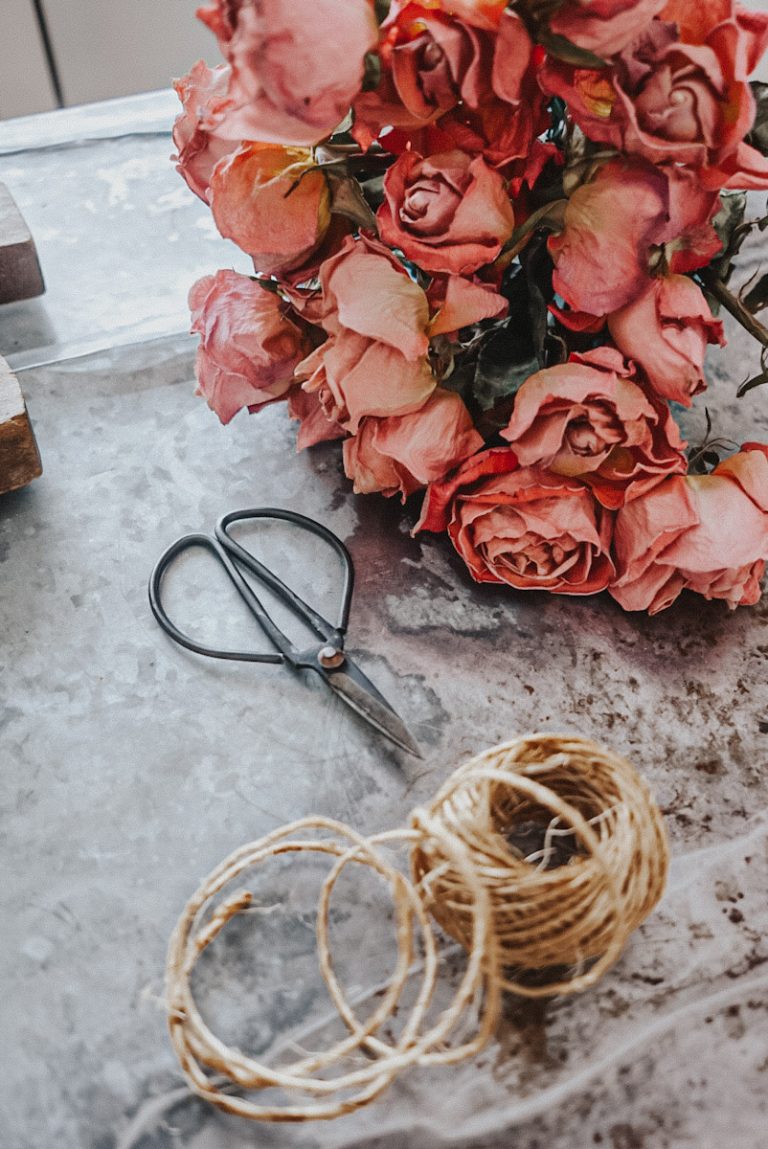 How to Dry Roses and Rose Petals B Vintage Style