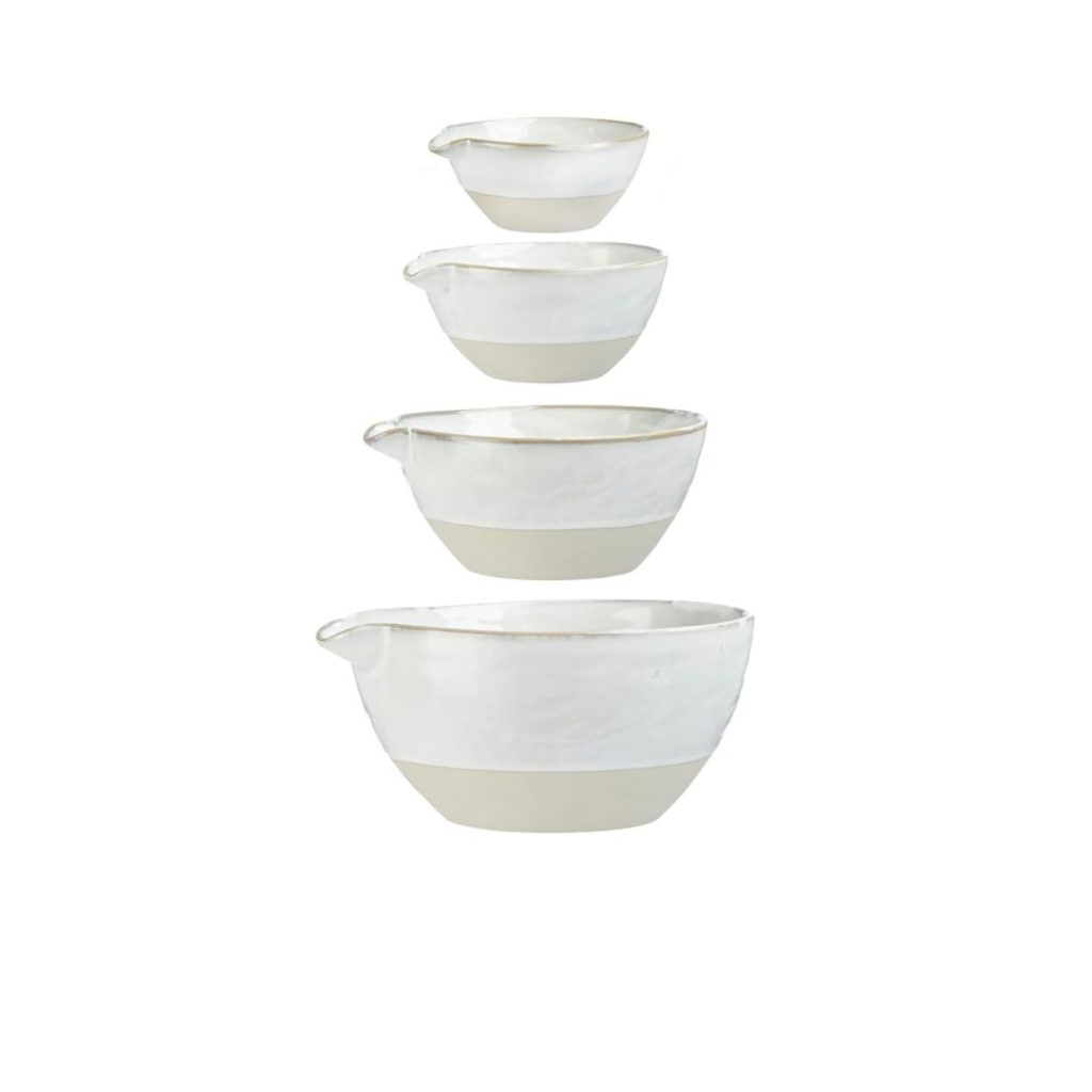 Stoneware mixing bowls.
