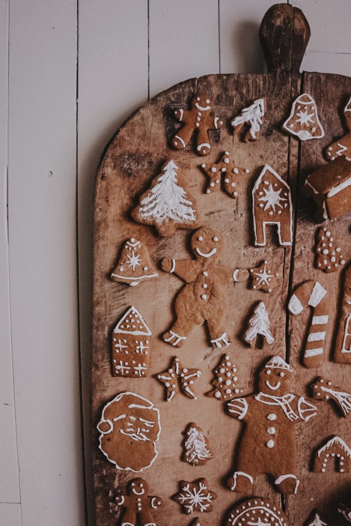 The EASIEST Gingerbread House Recipe - Thistlewood Farm