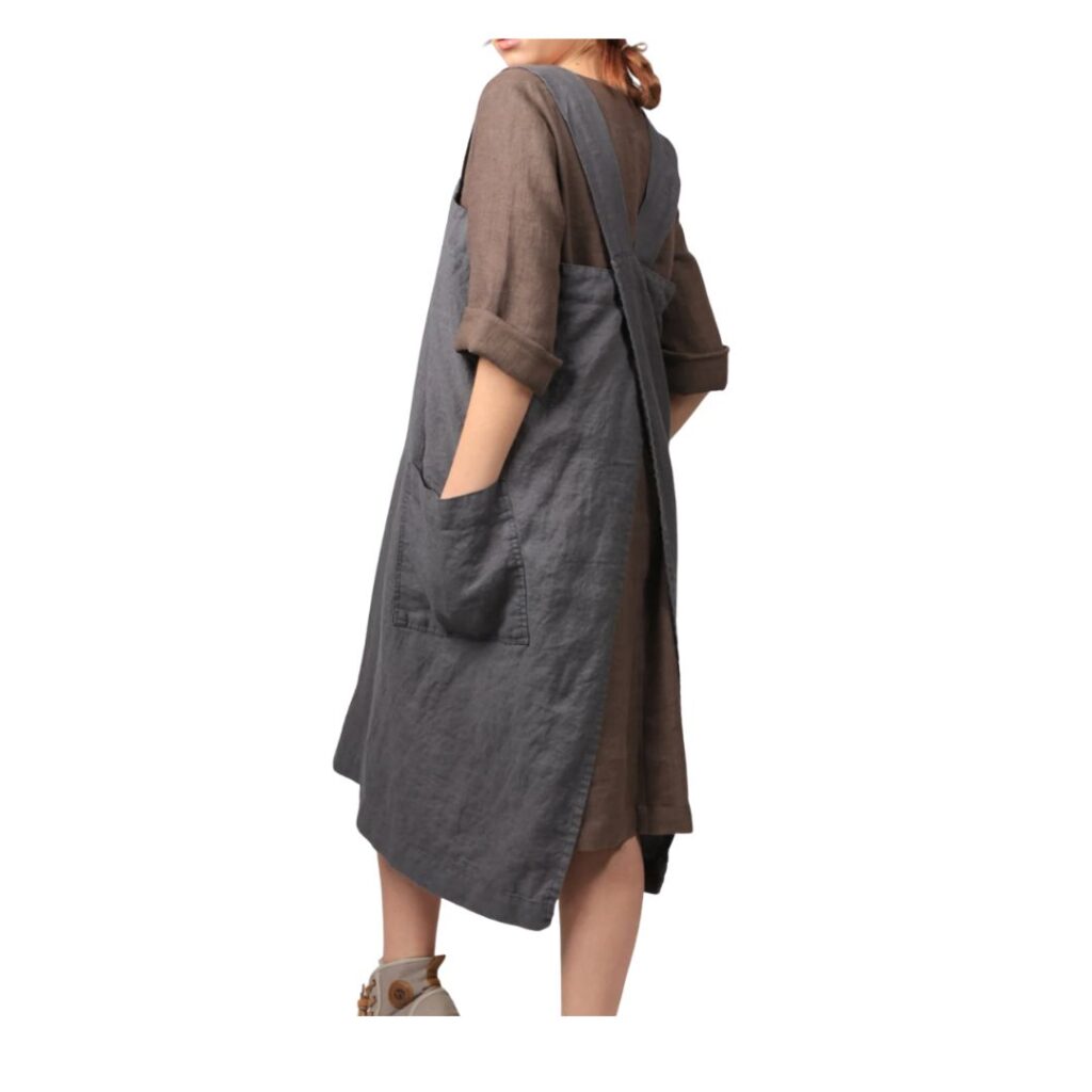Oversized linen apron.