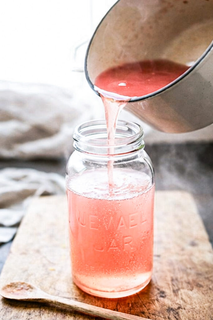 In rhubarb juice into a large mason jewel jar. 