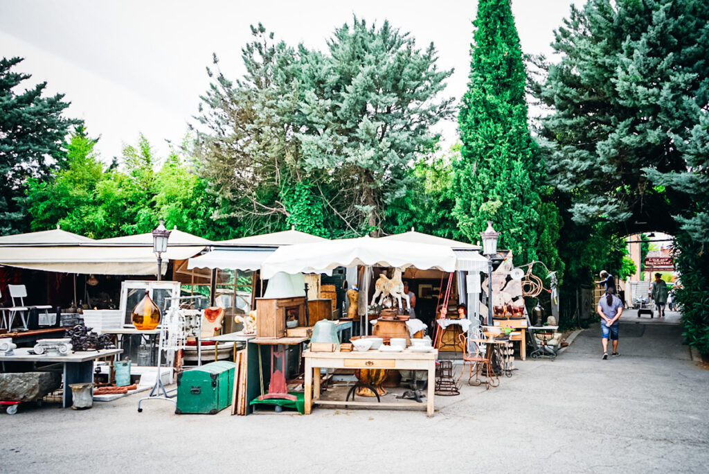 A beautiful antique market in Avignon. 