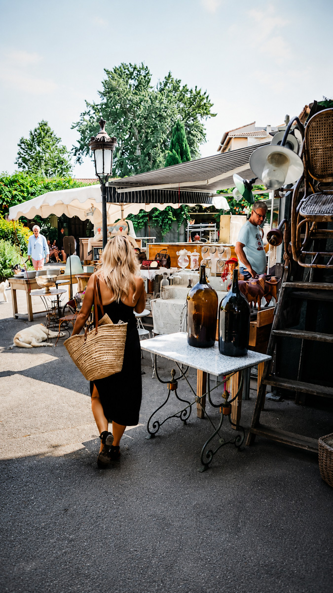 Antique shopping in Provence