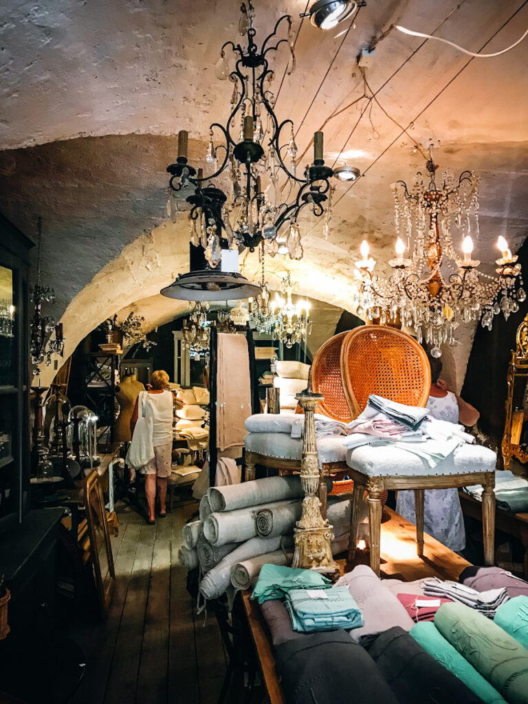 A gorgeous Brocantes shop in Provence. 